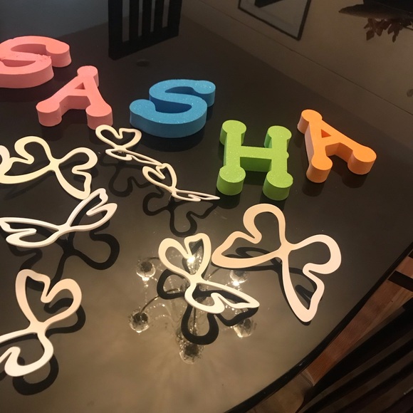 Butterfly wall design with letters - custom made - Picture 2 of 3